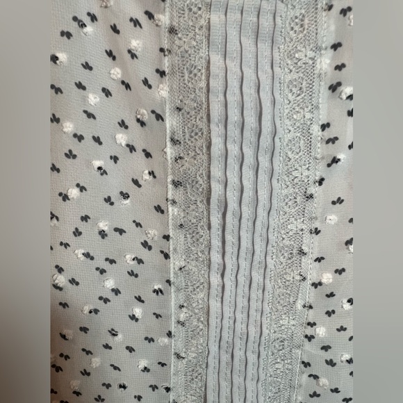 LC Lauren Conrad light baby blue swiss dot short sleeve top Size XS - Picture 3 of 5